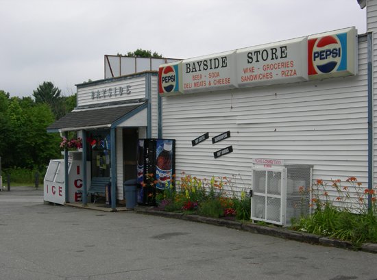 http://www.onthewaterinmaine.com/custimages/bayside4.JPG