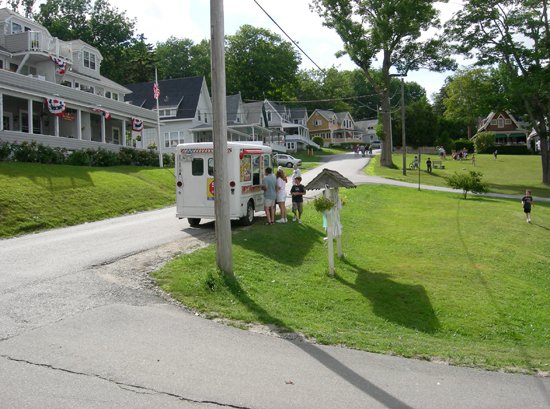 http://www.onthewaterinmaine.com/custimages/bayside6.JPG